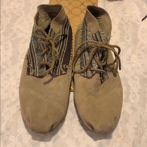 Toms Lace-up Moccasins